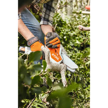 Load image into Gallery viewer, Scie de jardin sur batterie Gta26,guide de 10 cm -