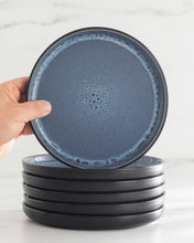 Load image into Gallery viewer, Service de Vaisselle en Grès Ibiza 36 pièces –Ensemble de Vaisselle pour 12 Personnes, Adapté au Lave-Vaisselle et au Micro-Ondes, Pure Living bleu fumé, Assiettes Service de Table